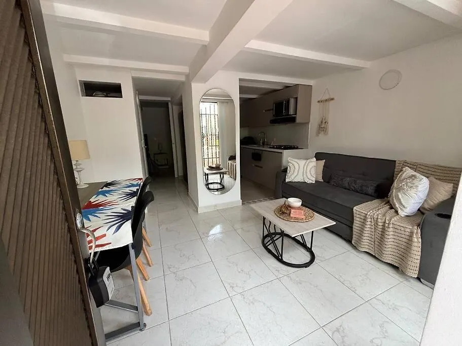 Apartamento Cerca Al Poblado Медельин Колумбия